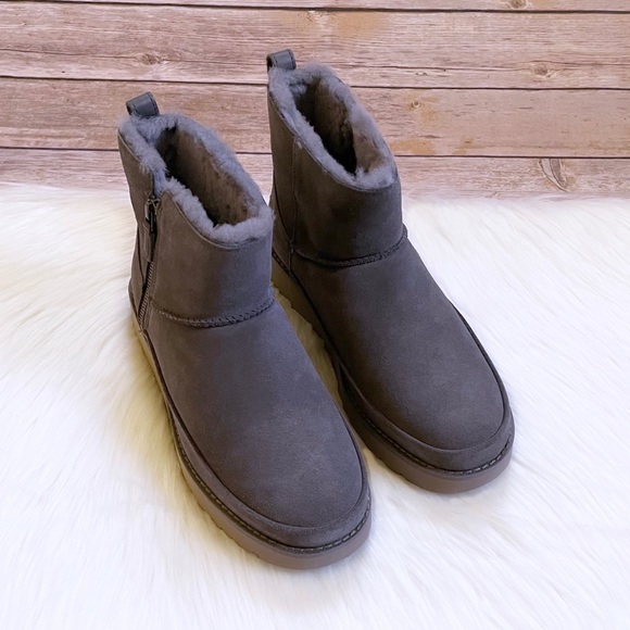 UGG Women’s Classic Zip Mini Nightfall Suede Boots - Picture 4 of 8